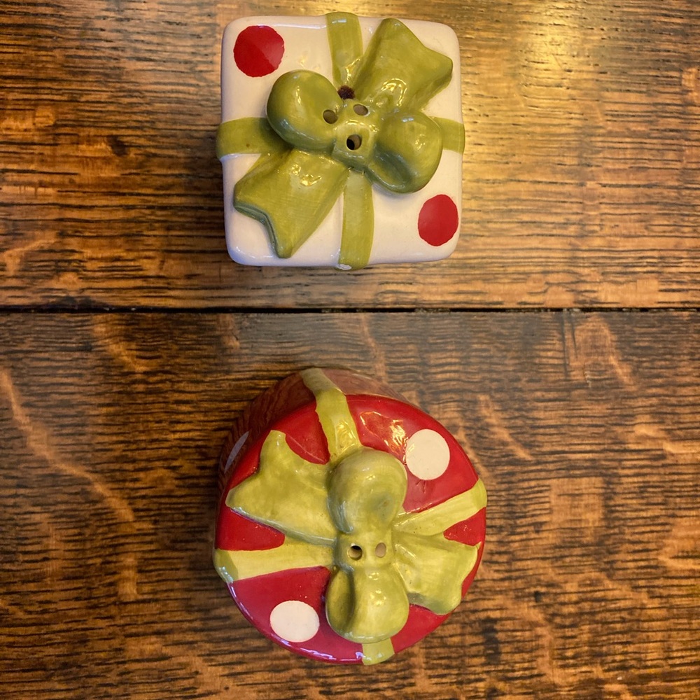 Christmas Salt and pepper shakers 2 1/2 inches Never used